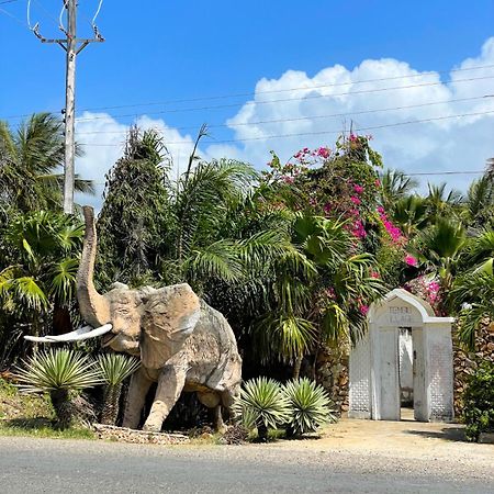 Tembo Village Watamu Exterior photo